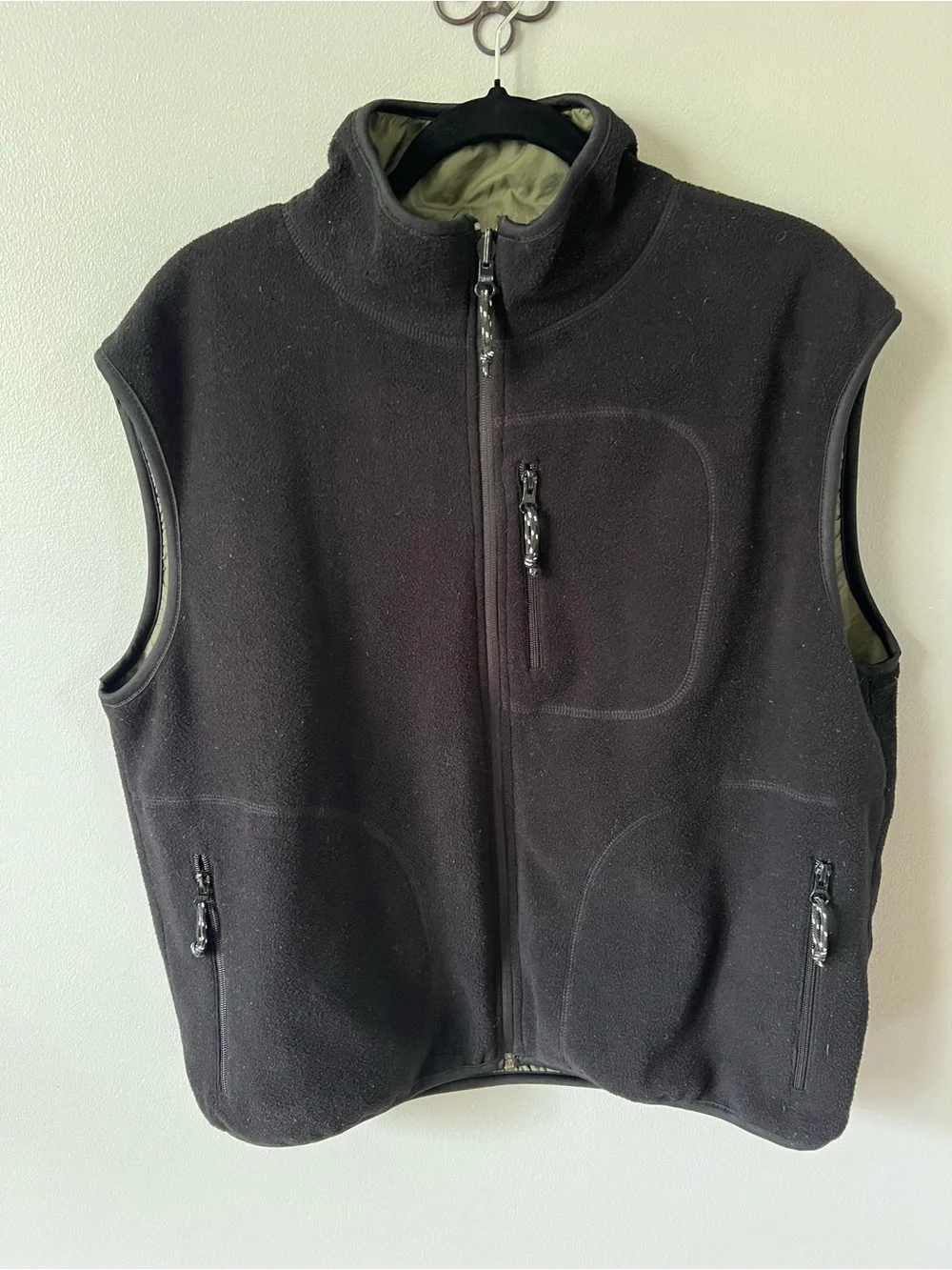 Cabelas sleeveless quilted